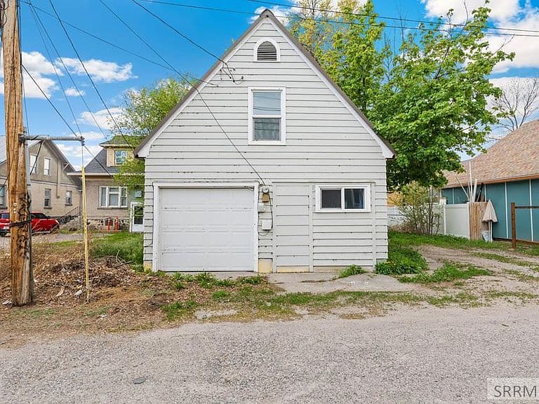 484 G St photo 2