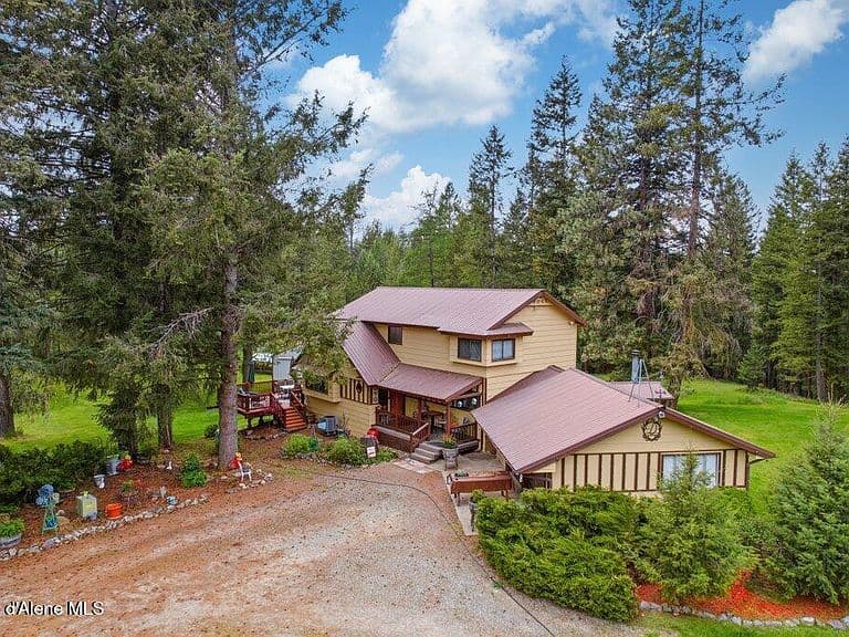 457 Lodgepole photo 1