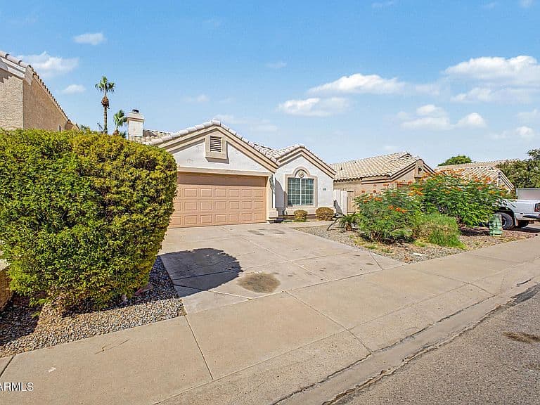 1430 E CINDY Street photo 2