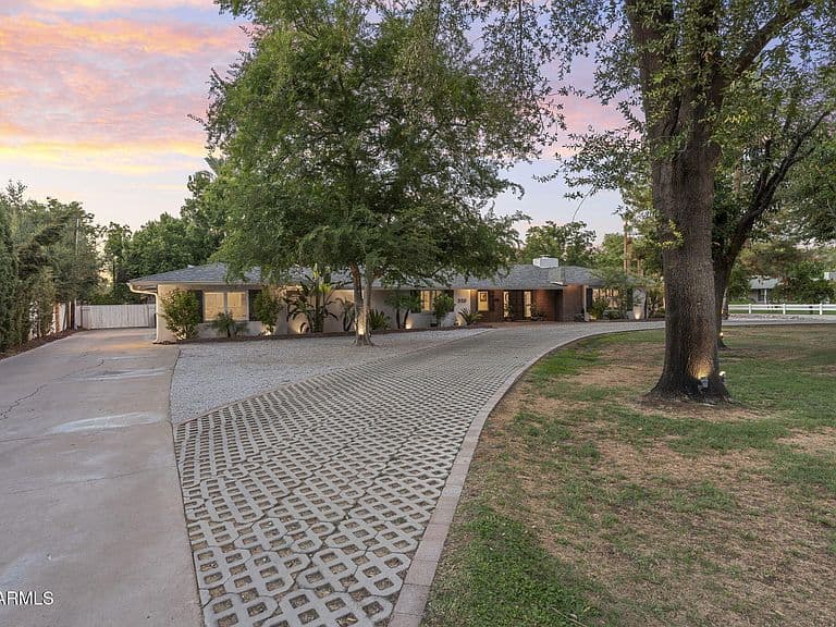 550 W BERRIDGE Lane photo 3