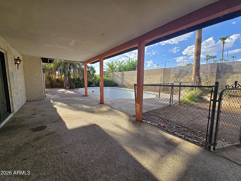 7012 E THUNDERBIRD Road photo 2