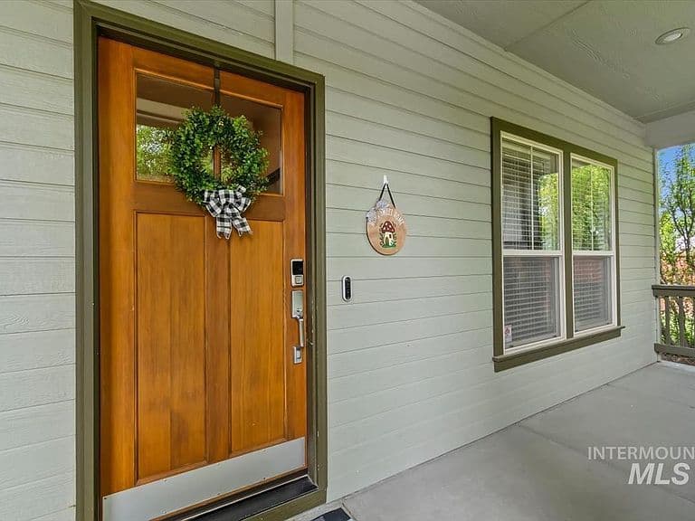 1039 E Redwall Ct photo 3
