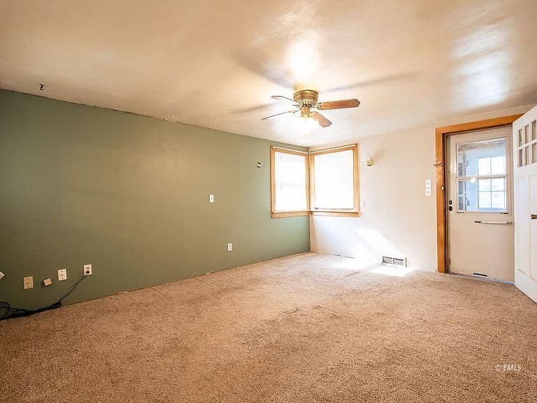 325 N 7th Ave photo 5