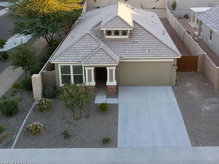 2321 E BEAUTIFUL Lane photo 1