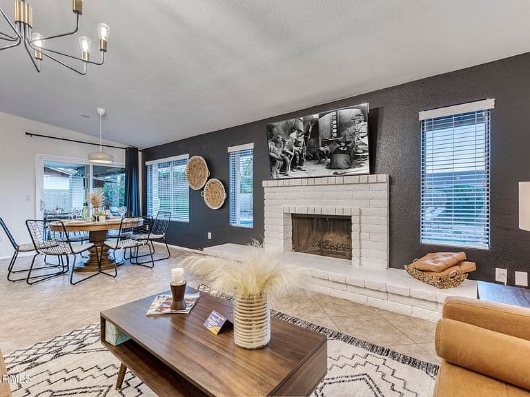 301 E MURIEL Drive photo 3