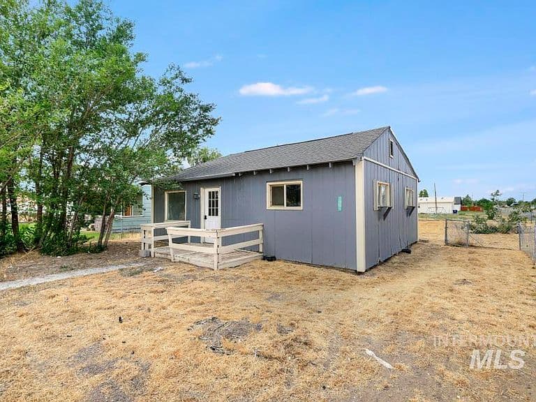 2449 Idaho Ave photo 3