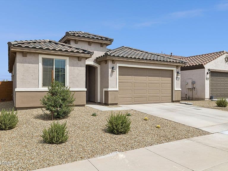 27126 W ADAM Avenue photo 2
