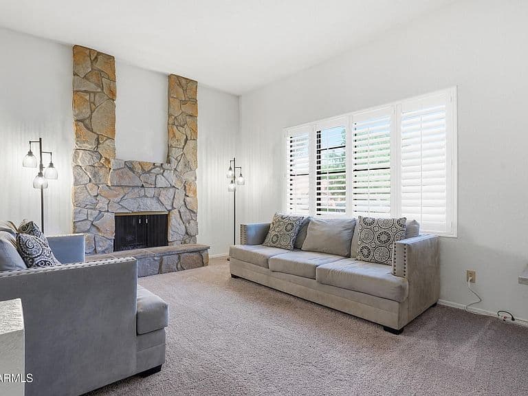 6719 W KERRY Lane photo 4