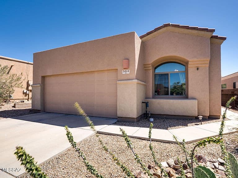 584 E Painted Pueblo Dr photo 1