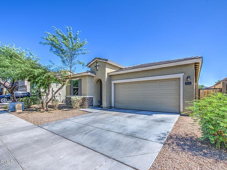 3223 W MINTON Street photo 5