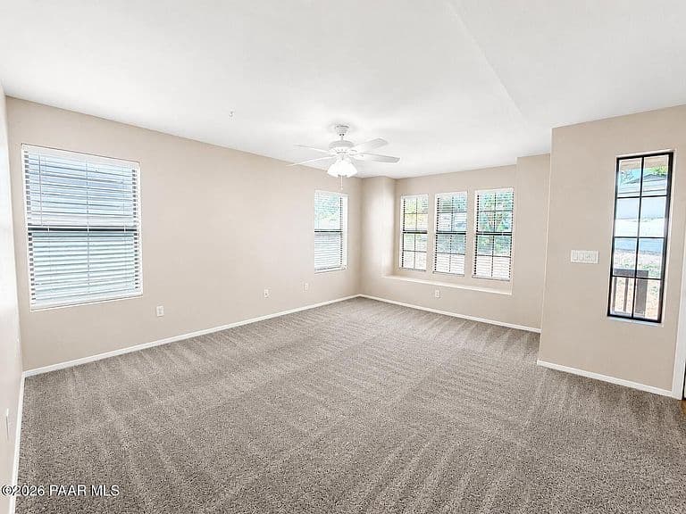4717 E Robin Dr photo 5