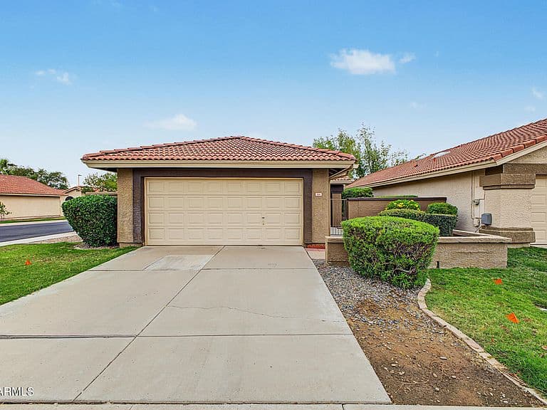 924 W SUNWARD Drive photo 1