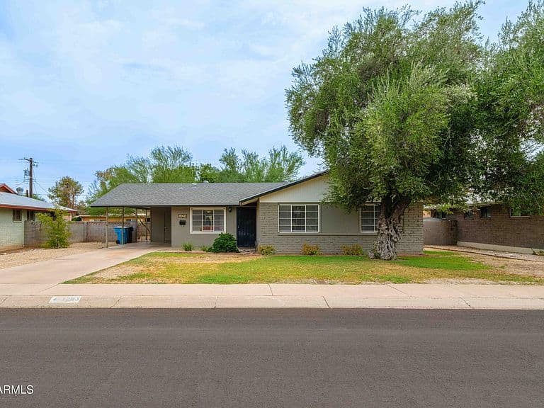 1203 W ORANGE Drive photo 1