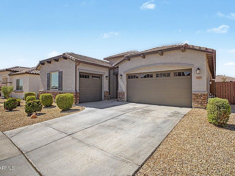 18977 W DESERT HILLS Drive photo 3