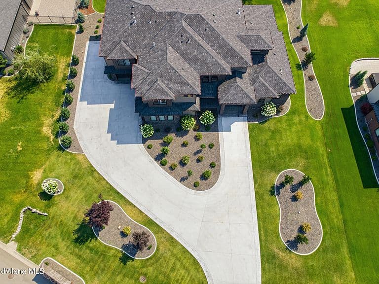 1227 E Bruin Loop photo 4