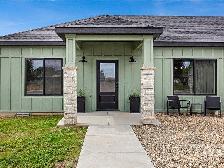 1201 Jade Dr photo 2