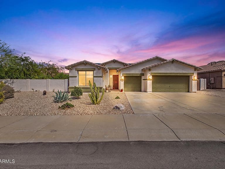 10135 S 185TH Avenue photo 1