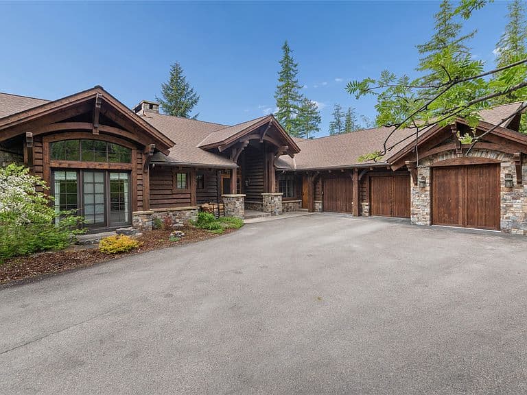 3010 Iron Horse Dr photo 2