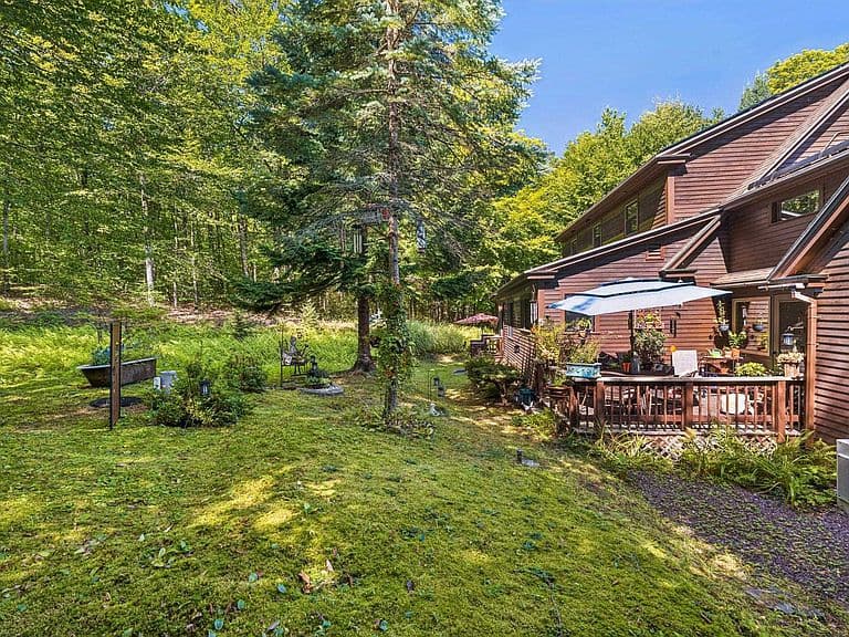 233 Brothers Road photo 5