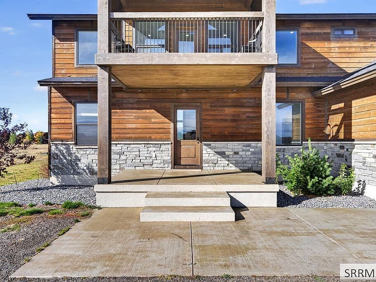 3499 Century Dr N photo 4