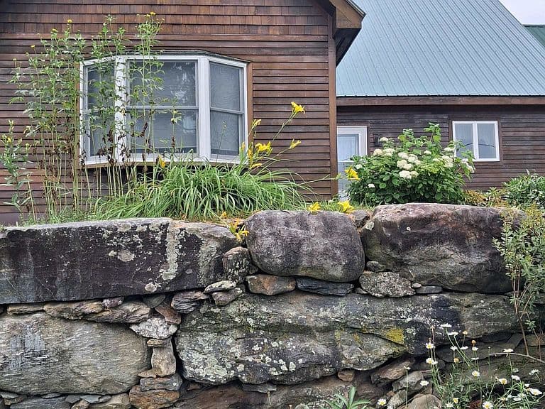 195 Beacon Hill Road photo 2