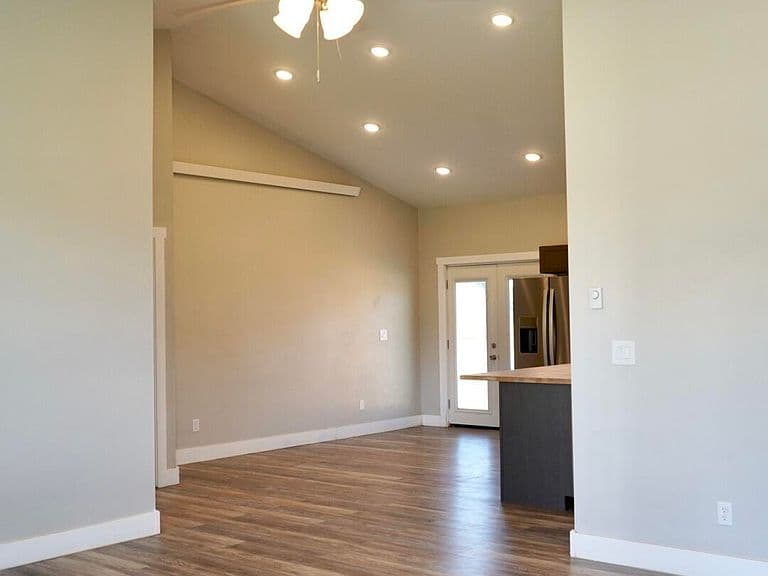 806 Rachel Rd photo 3
