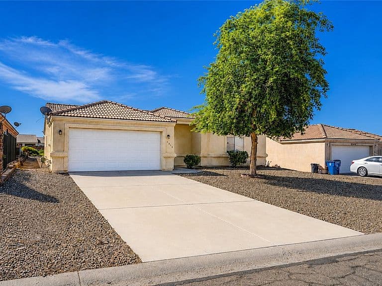 2054 E Sundance Drive photo 2