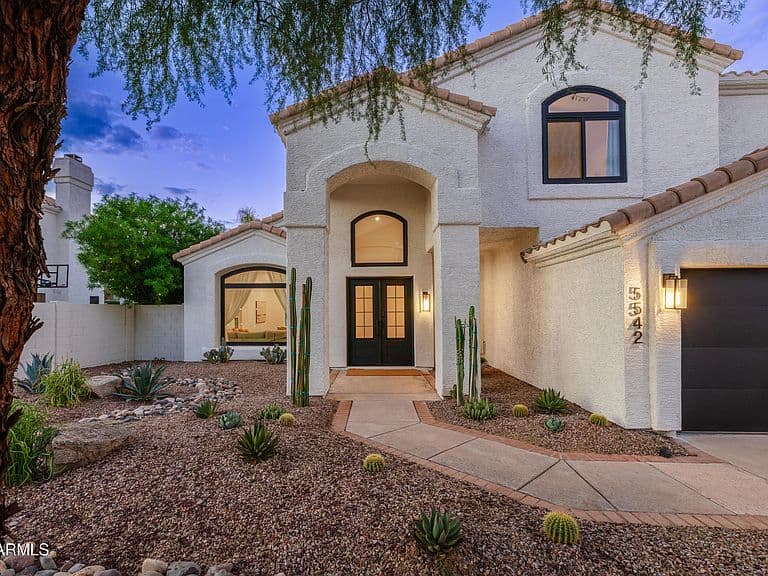 5542 E ANDERSON Drive photo 4