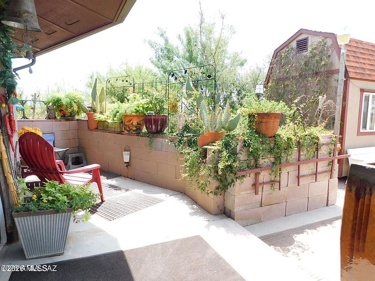 2916 E Loma Alta Dr photo 3