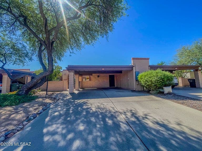4206 E Presidio Rd photo 1