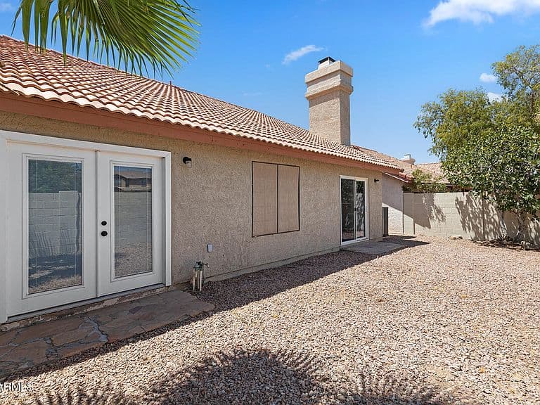 609 S DANYELL Drive photo 4