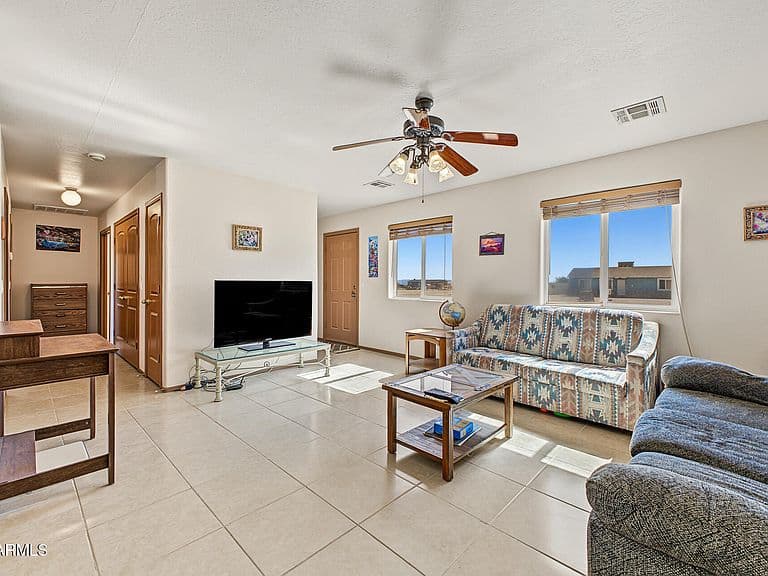 36412 W KERBY Street photo 4
