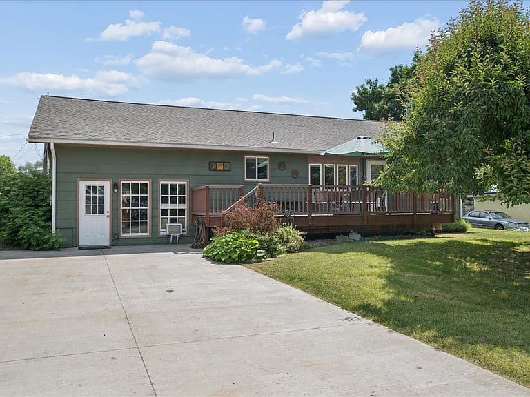 493 9th Ave photo 1