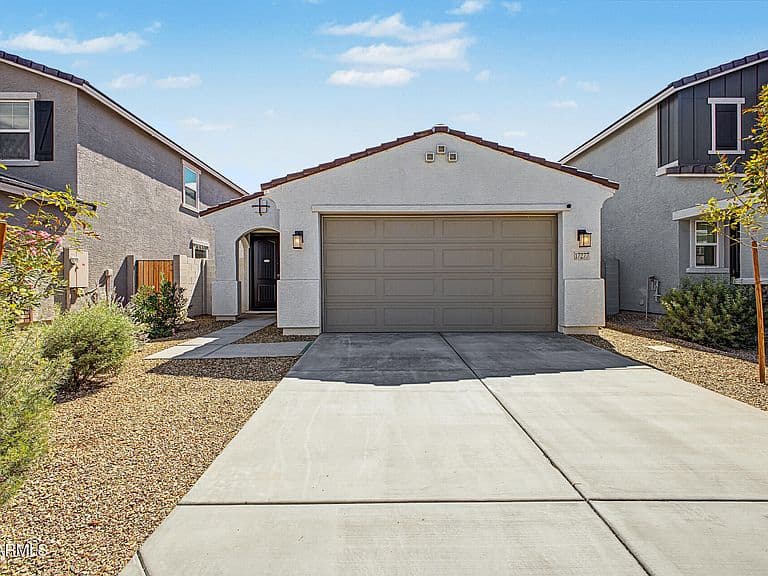 17277 W DALEY Lane photo 1
