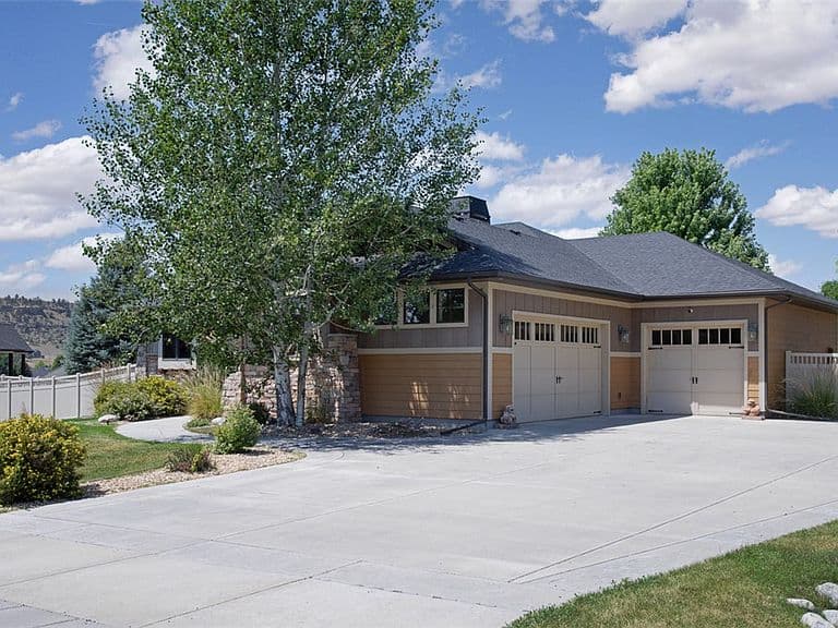 4052 Summerwood Dr photo 3