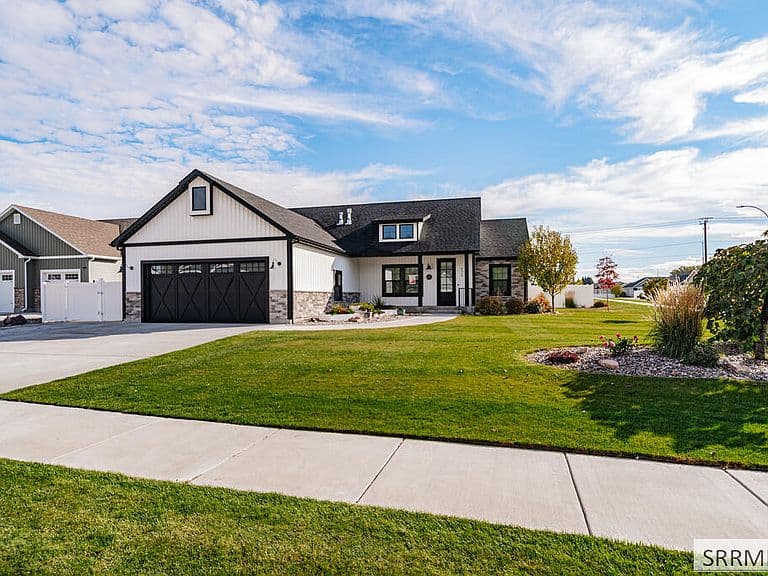 6315 Maggie Dr photo 1