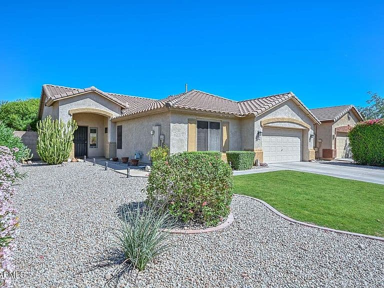 9206 W LONE CACTUS Drive photo 2