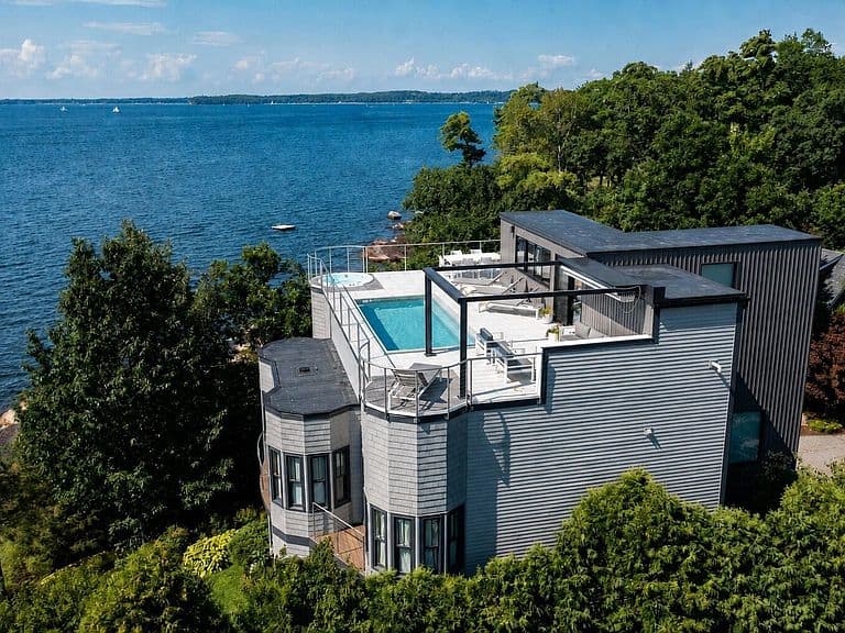 33 Eastman Way photo 2