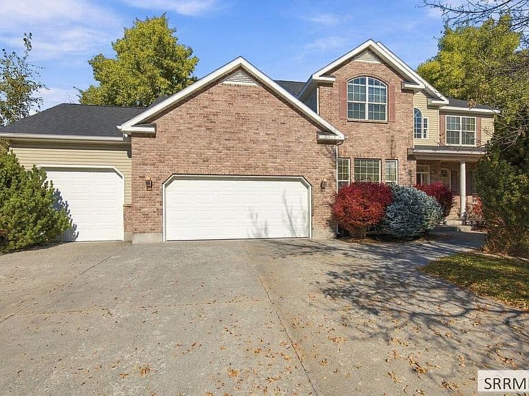 166 Woodhaven Ln photo 2