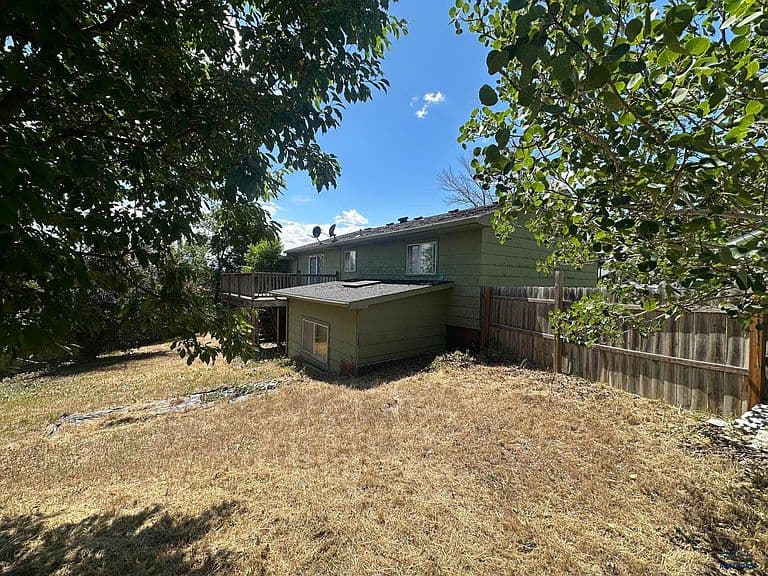 2415 E Wls photo 3