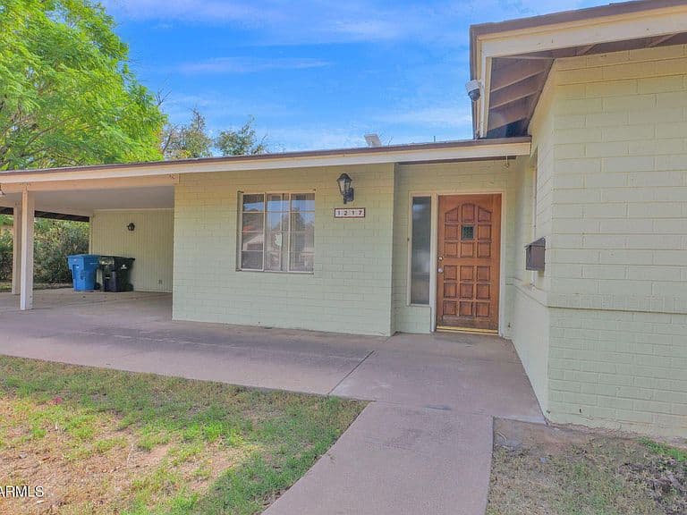 1217 W SOLANO Drive photo 4