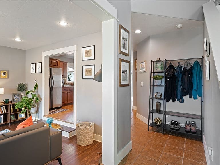 2434 Riata Rd photo 4