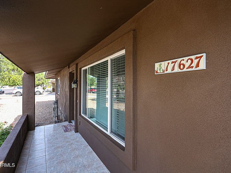 17627 N WHISPERING OAKS Drive photo 3