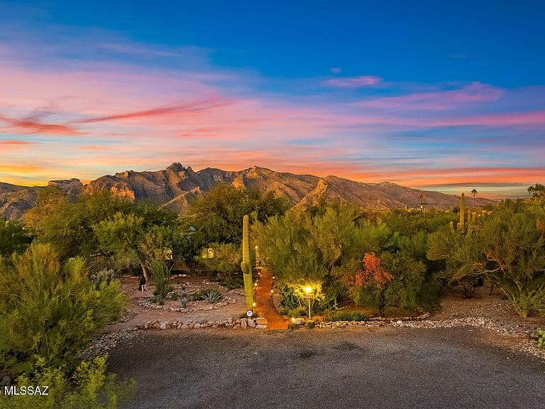 2215 E Camino El Ganado photo 2