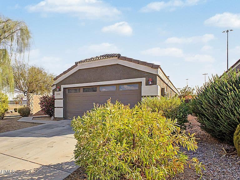 14804 N EL FRIO Street photo 4