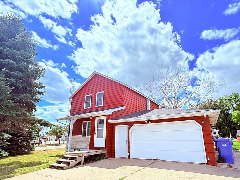 107 7th St SE photo 2