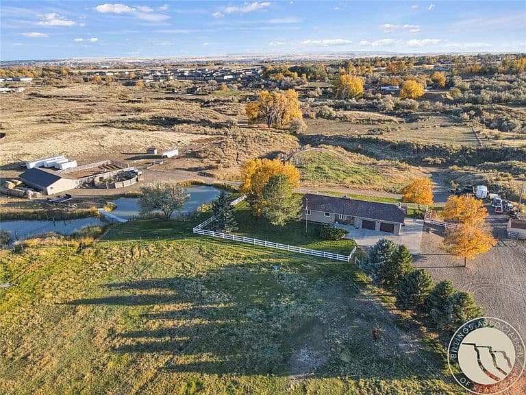 8542 Monad Rd photo 4