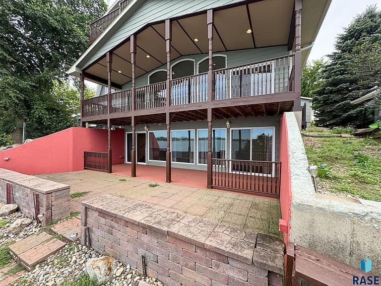 5361 S Shore Dr photo 2