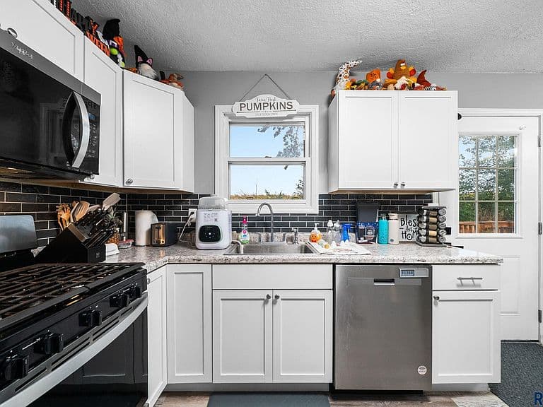 418 Regal Cir photo 2