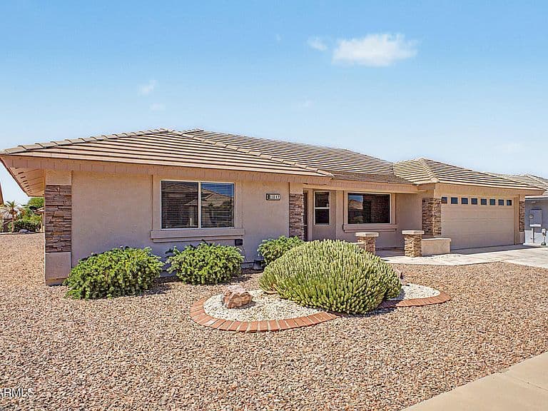 11247 E MEDINA Avenue photo 2